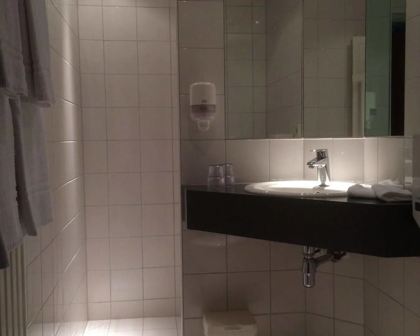 Hotel De Koophandel دلفت 3*,  هولندا